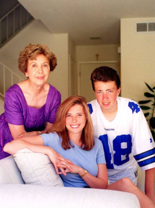 Who is Kimber Eastwood? Wiki, Biography, Net worth, Husband, Parents, Age, Height & More 2 Kimber Eastwood with her mother Roxanne Tunis and son Clinton Eastwood Gaddie