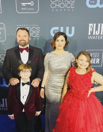 Ryder Allen Wiki, altura, edad, familia, películas, biografía y más 8 Ryder Allen con su padre Nicholai Allen, su madre Amy Allen y su hermana Gemma Allen