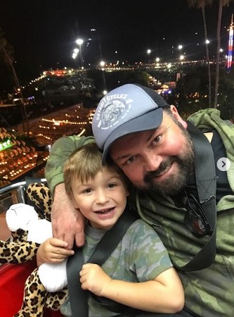 Ryder Allen Wiki, altura, edad, familia, películas, biografía y más 10 Ryder Allen con su padre Nicholai Allen