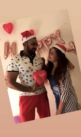 Kanchan Sharma (La esposa de Sandeep Nahar) Wiki, Años, Niños, Familia, Biografía y más 8 Kanchan Sharma en el cumpleaños 33 de Sandeep Nahar