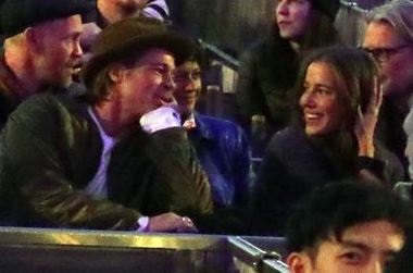 Brad Pitt Altura, peso, edad, esposa, hijos, biografía, familia y hechos 34 Brad Pitt con supuesta novia Nicole Poturalski