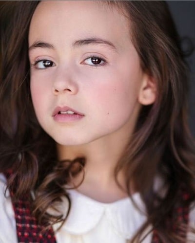 Wiki, edad, altura, familia, películas, biografía y más 6 Los rasgos faciales de Hala Finley