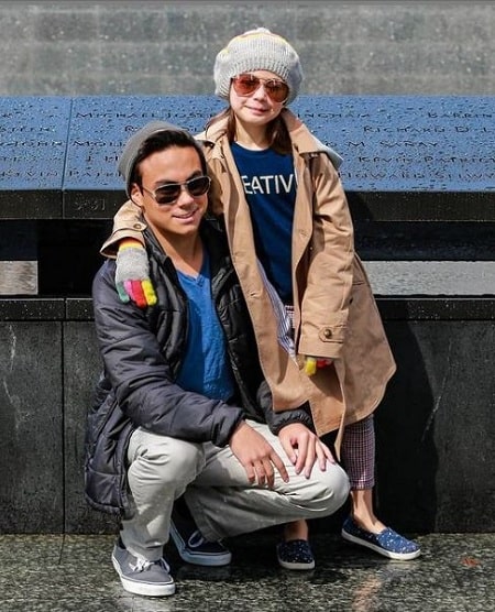Wiki, edad, altura, familia, películas, biografía y más 8 Hala Finley con su hermano mayor Kylin Finley