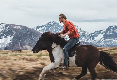 Alexander Ludwig Altura, peso, edad, novia, familia, biografía y más 28 Alexander Ludwig rompió durante el tiroteo