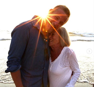 Alexander Ludwig Altura, peso, edad, novia, familia, biografía y más 30 Alexander Ludwig con su abuela Marilyn Martin