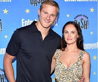Alexander Ludwig Altura, peso, edad, novia, familia, biografía y más 26 Alexander Ludwig con su expareja Kristy Dawn Dinsmore