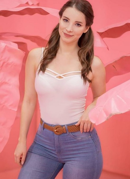 ¿Quién es Enji Night? Wiki, altura, edad, novio, familia, biografía y más 28 Biografía de la noche de Enji