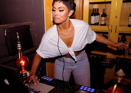 Wiki Abby De La Rosa 26 Abby De La Rosa es DJ de profesión