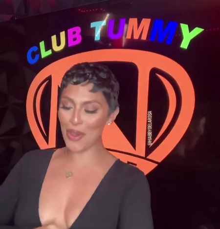 Wiki Abby De La Rosa 34 Abby De La Rosa toca música para sus bebés durante las horas de Club Tummy