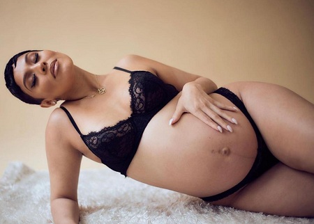 Wiki Abby De La Rosa 40 Abby De La Rosa toma fotos de su panza