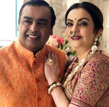 Akash Ambani Wiki, edad, esposa, hijos, familia, biografía y más 12 Los padres de Akash Ambani, Mukesh Ambani y Nita Ambani
