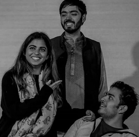 Akash Ambani Wiki, edad, esposa, hijos, familia, biografía y más 14 Akash Ambani con hermanos