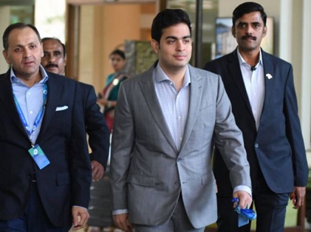 Akash Ambani Wiki, edad, esposa, hijos, familia, biografía y más 30 Empresario indio Akash Ambani