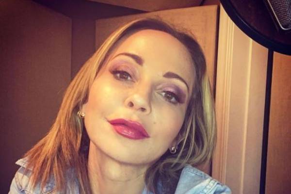Tara Strong: Wiki, biografía, edad, patrimonio, relaciones, familia y más 2 Tara Strong: Wiki, biografía, edad, patrimonio, relaciones, familia y más 2