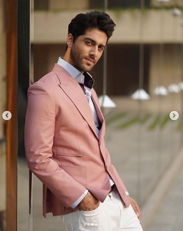 Wiki Ehan Bhat | Altura, edad, novia, familia, biografía y más 2 Biografía de Ehan Bhat.